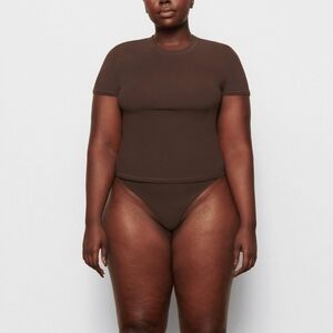 Skims Fits Everybody Short Sleeve T-Shirt